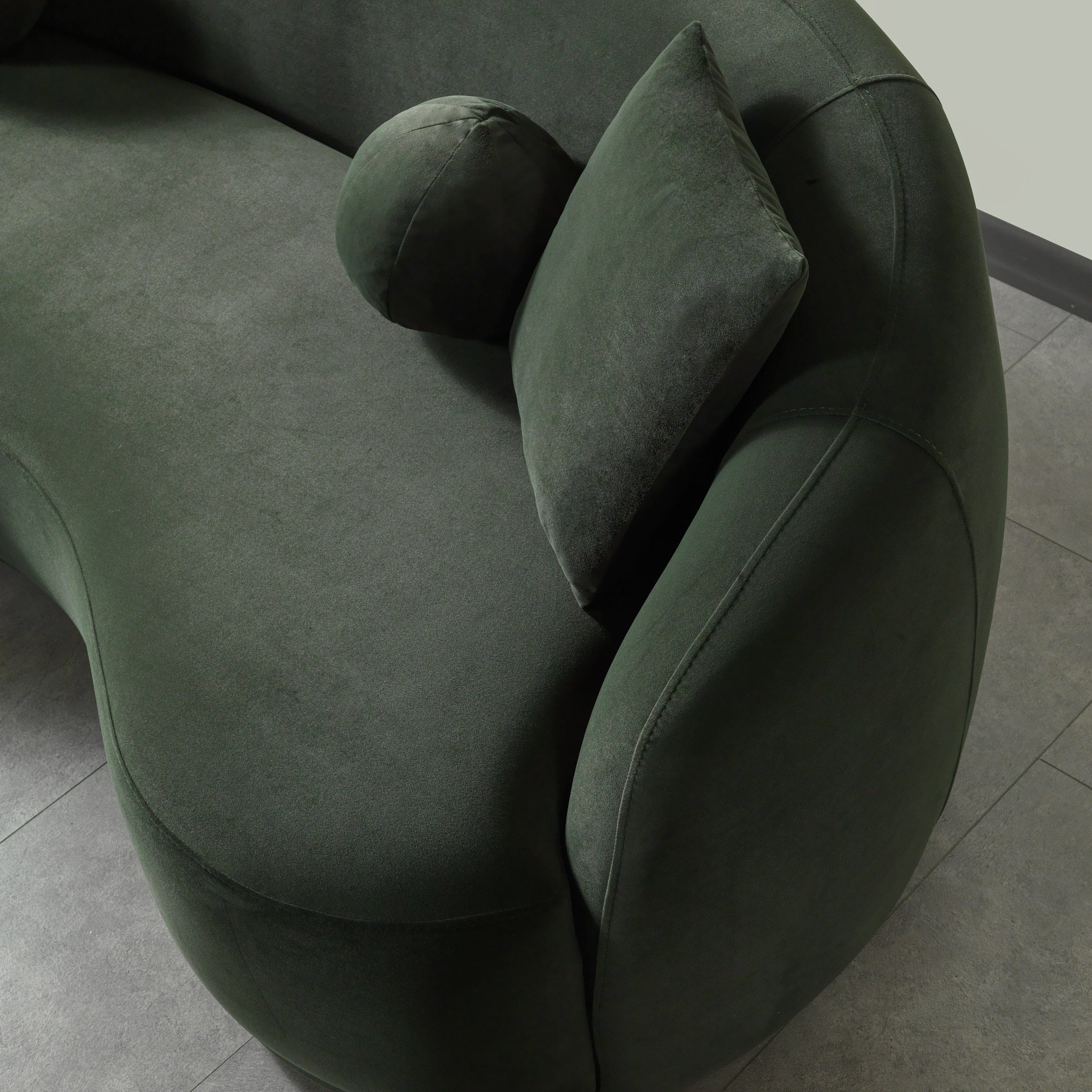 Green curved velvet sofa bonita collection